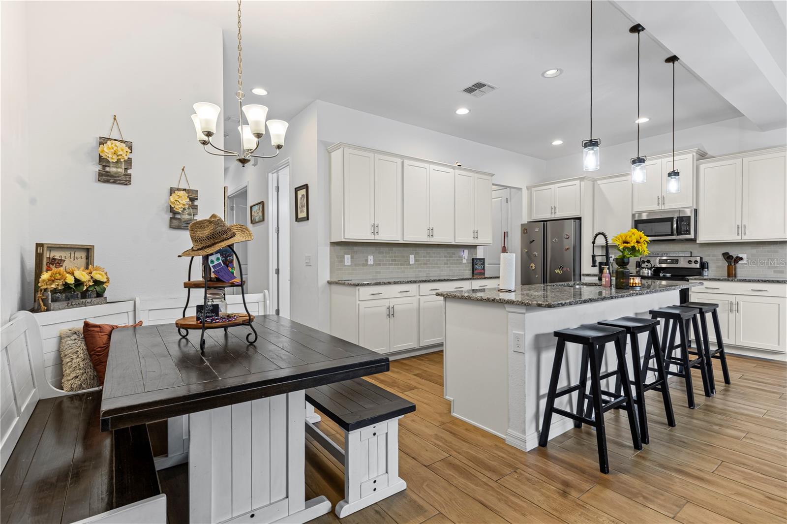 STONEWOOD ESTATES - Residential Lease