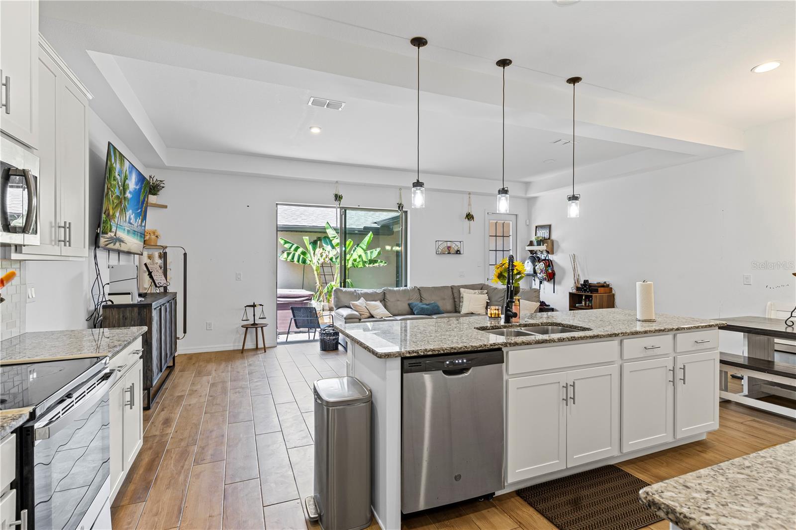 STONEWOOD ESTATES - Residential Lease