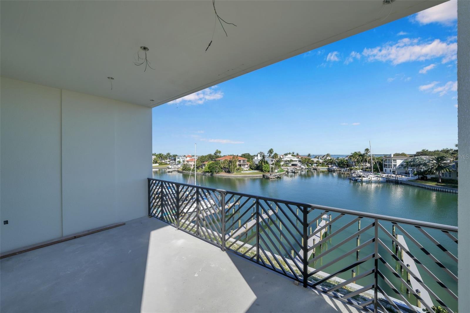 QUIET COVE CONDOMINIUM - Residential