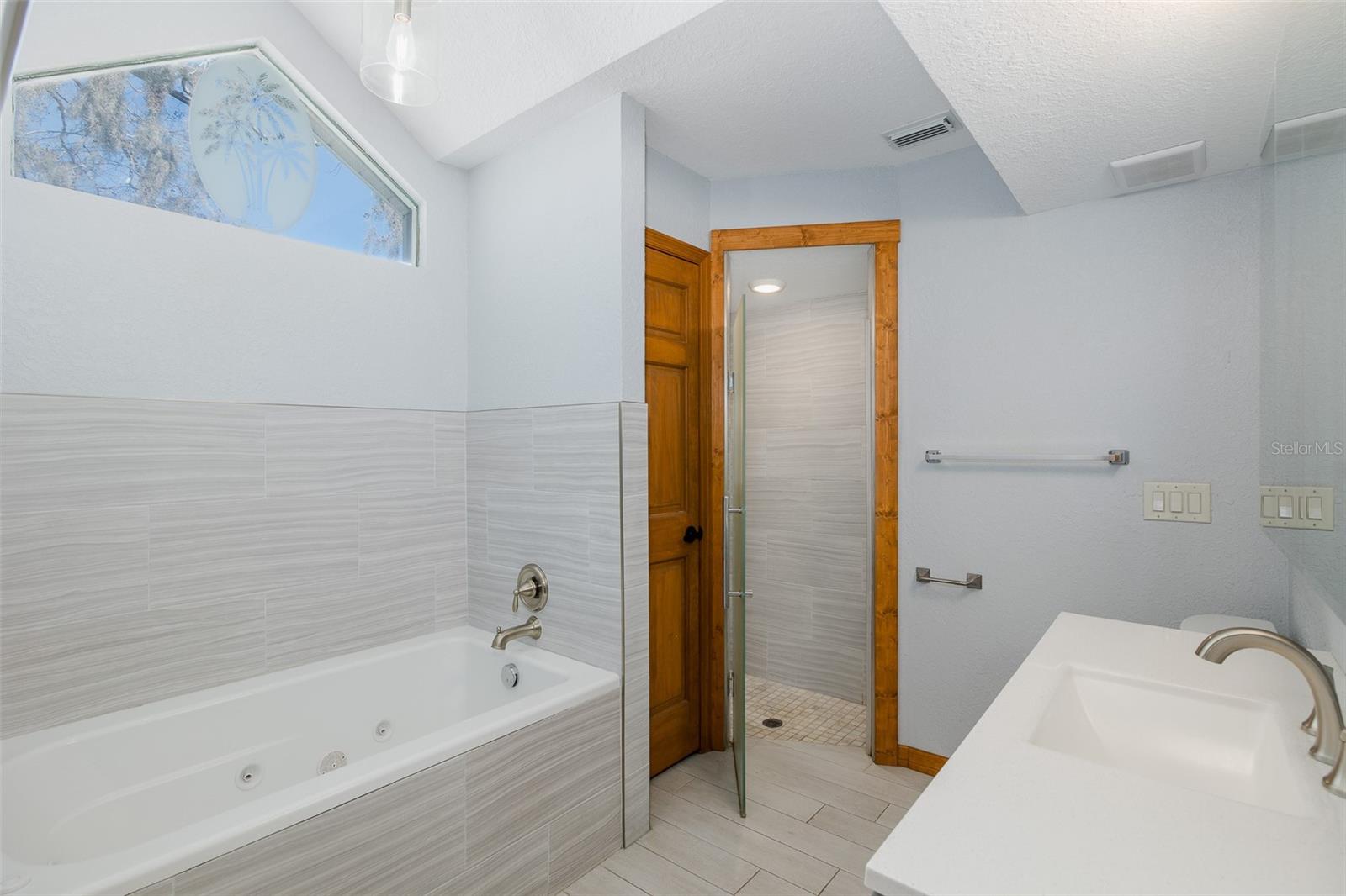 OAKRIDGE ESTATES - Residential