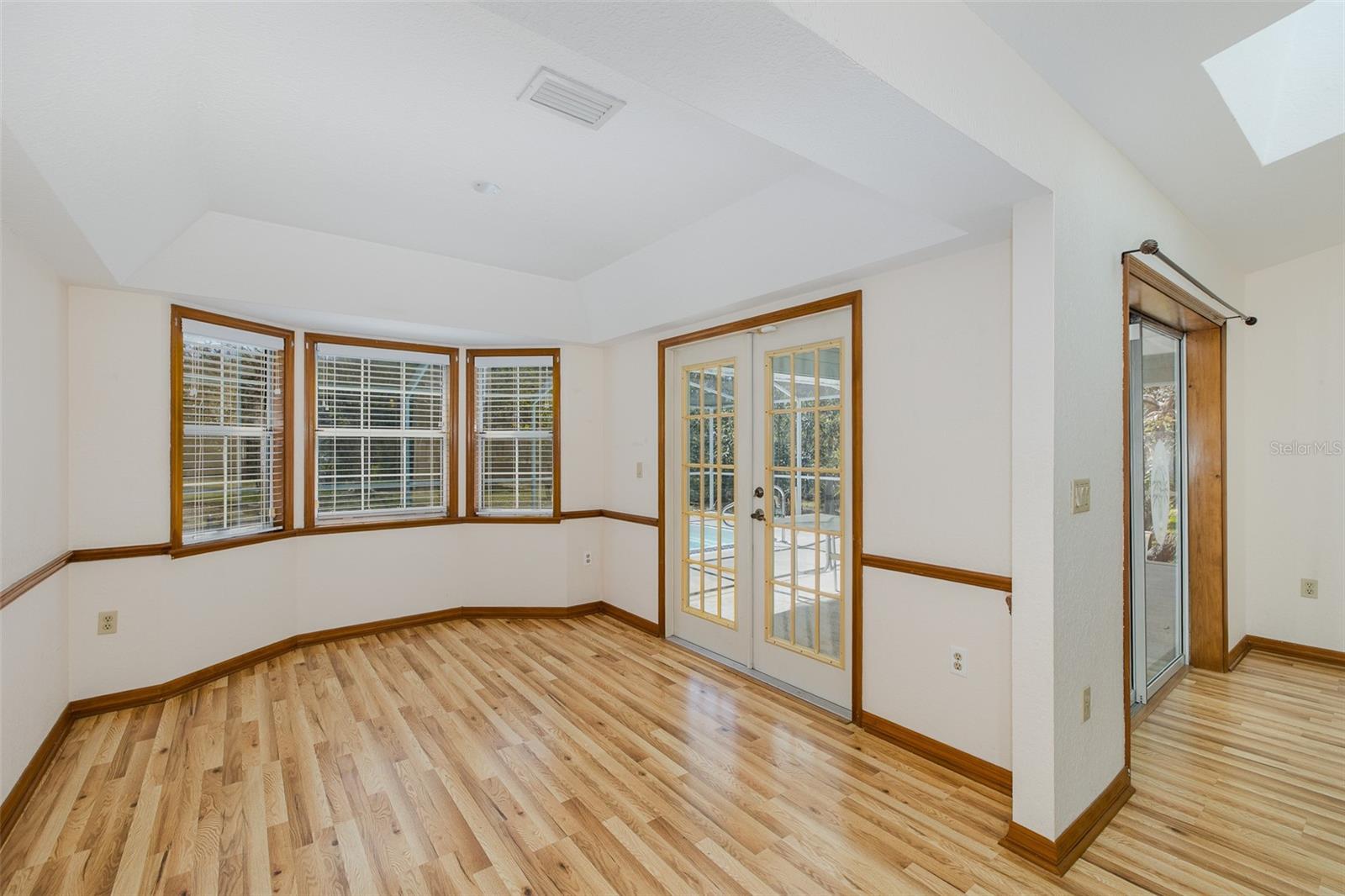 OAKRIDGE ESTATES - Residential