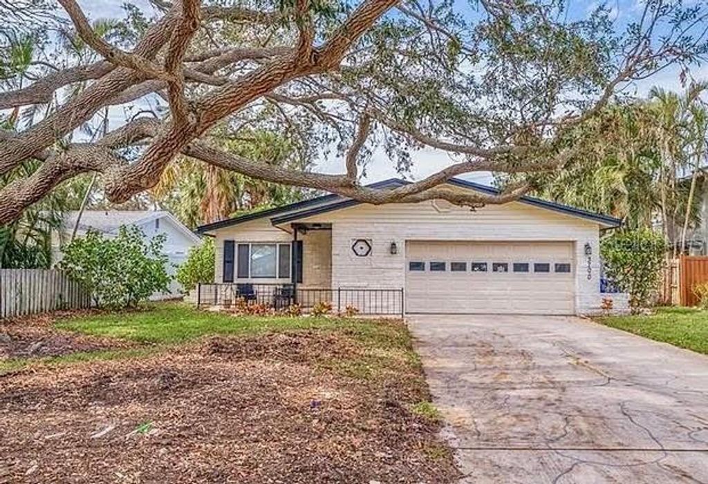 Photo of 3700 Bayshore Boulevard NE, St Petersburg, FL 33703 (MLS # J986400)