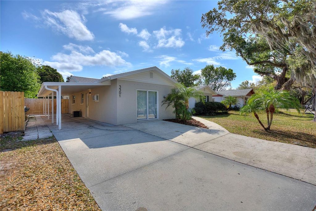 Photo of 3301 Woodmont Drive, Sarasota, FL 34232 (MLS # A4668717)