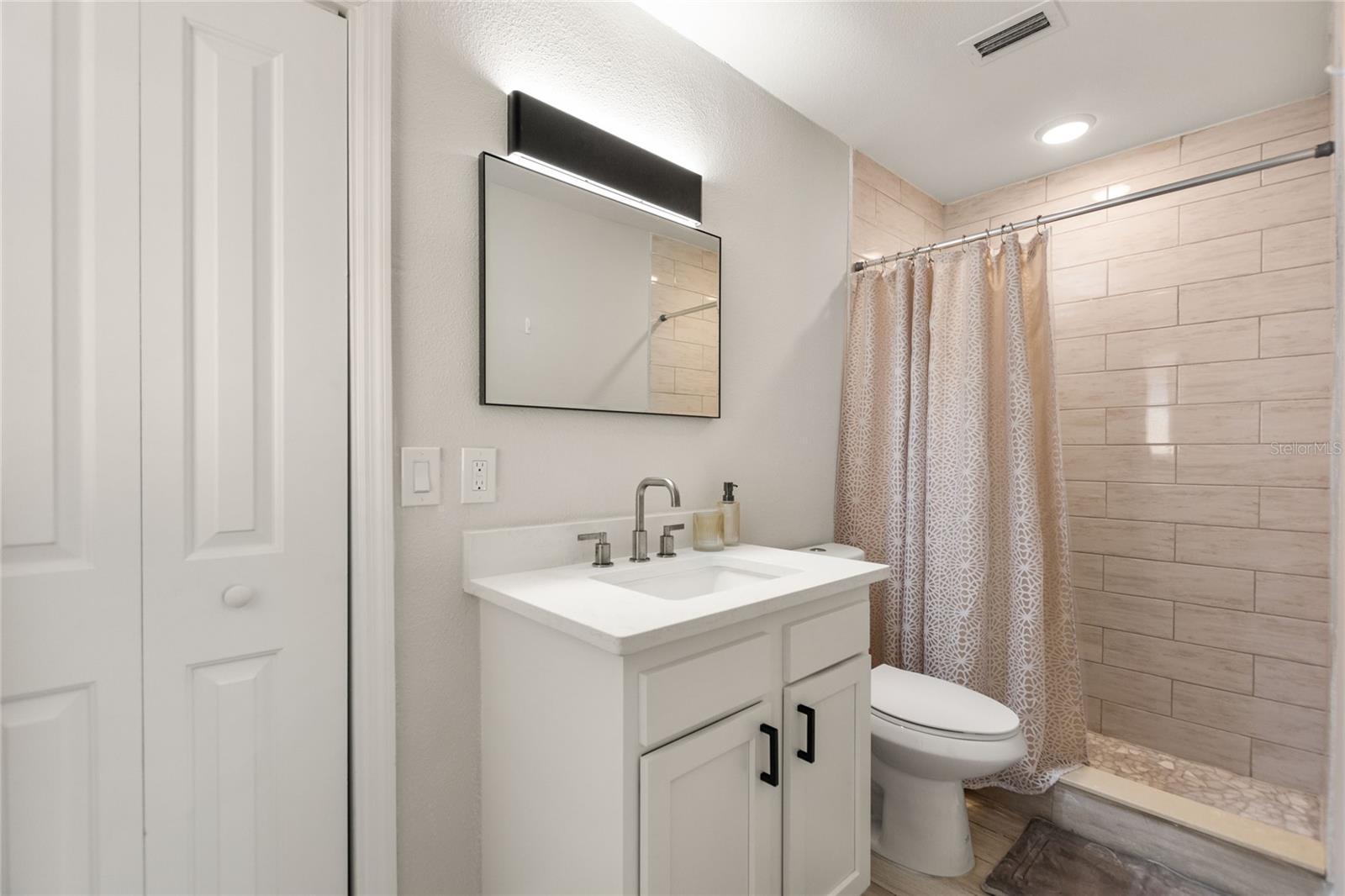 RIDGEWOOD ESTATES 17 ADD - Residential