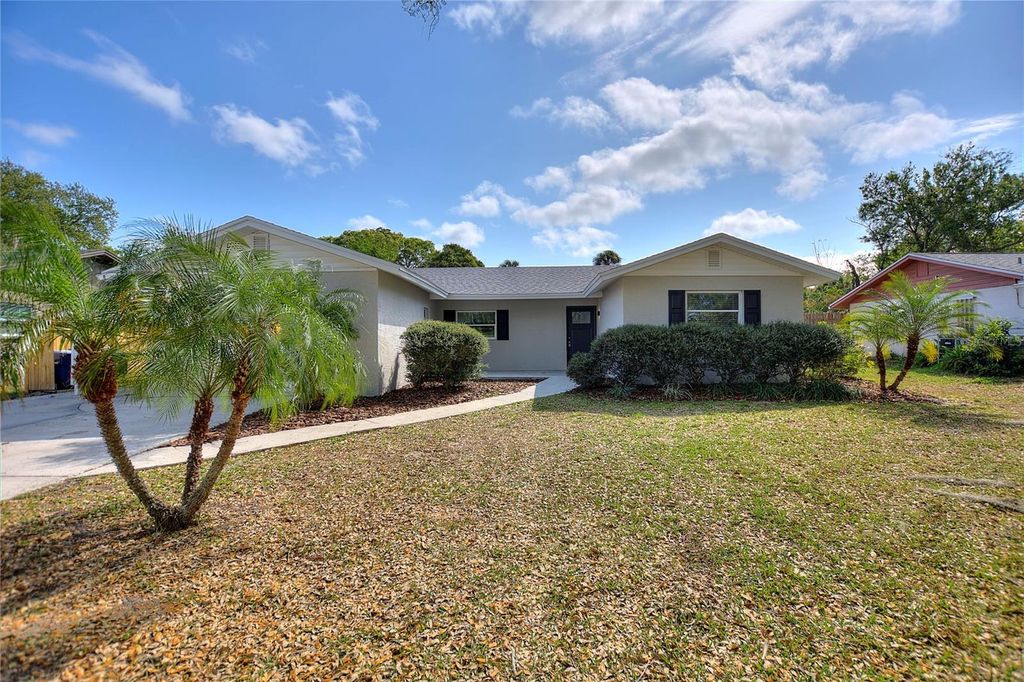 Photo of 3301 Woodmont Drive, Sarasota, FL 34232 (MLS # A4668717)