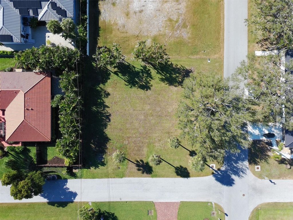 Photo of 702 Hibiscus Drive, Venice, FL 34285 (MLS # N6141681)
