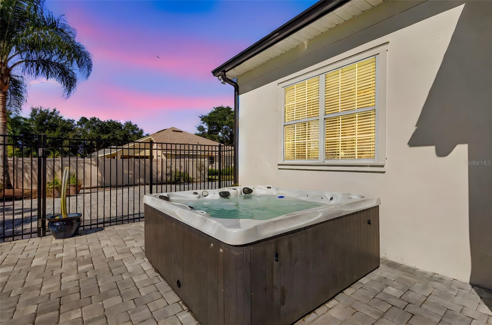 HAMMOCK POINTE - Residential