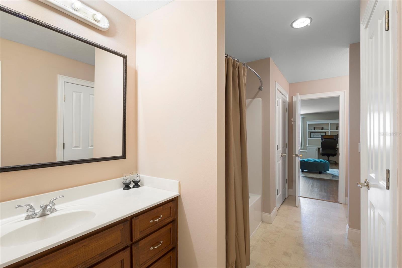 HAMMOCK POINTE - Residential