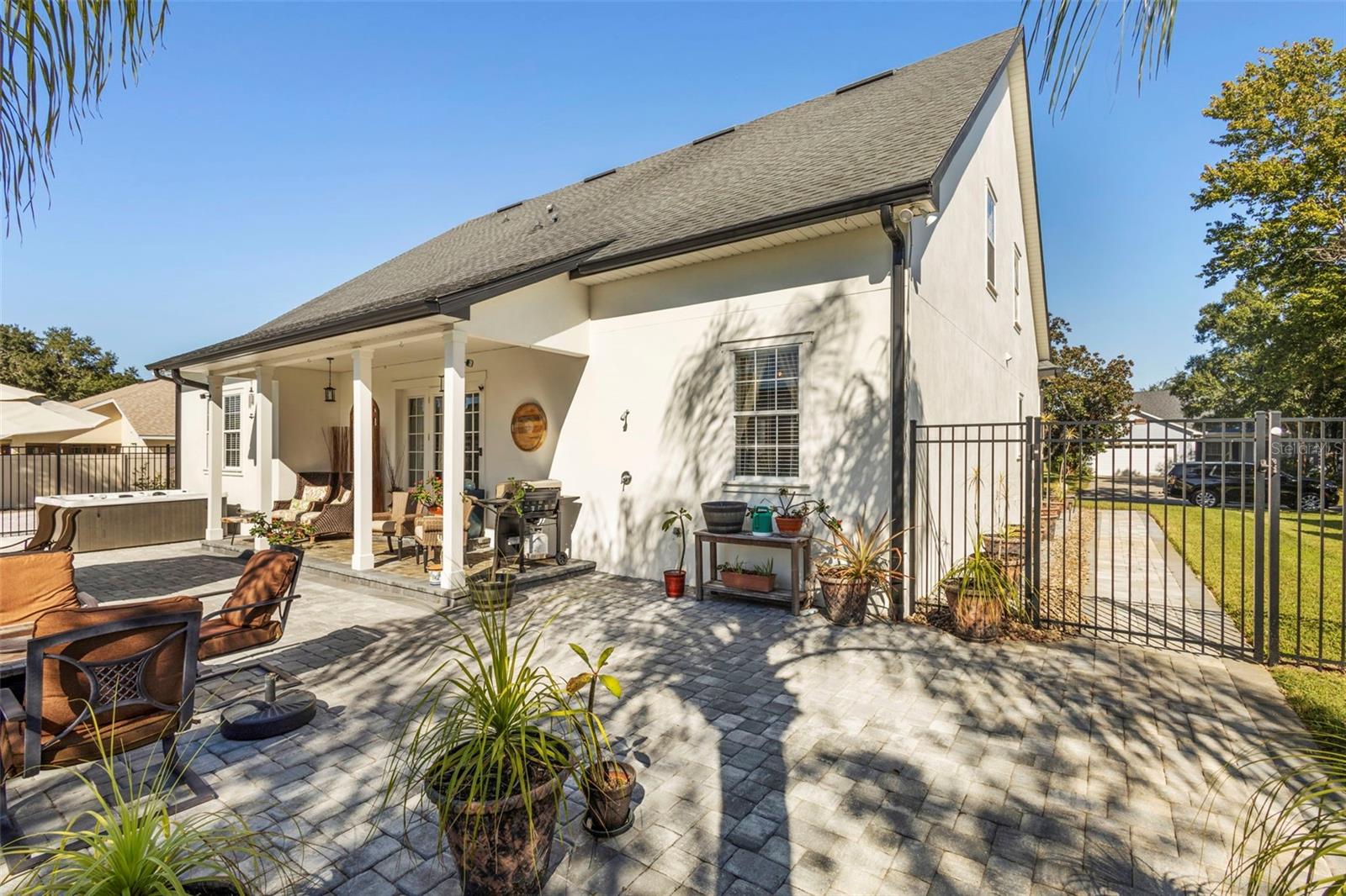 HAMMOCK POINTE - Residential