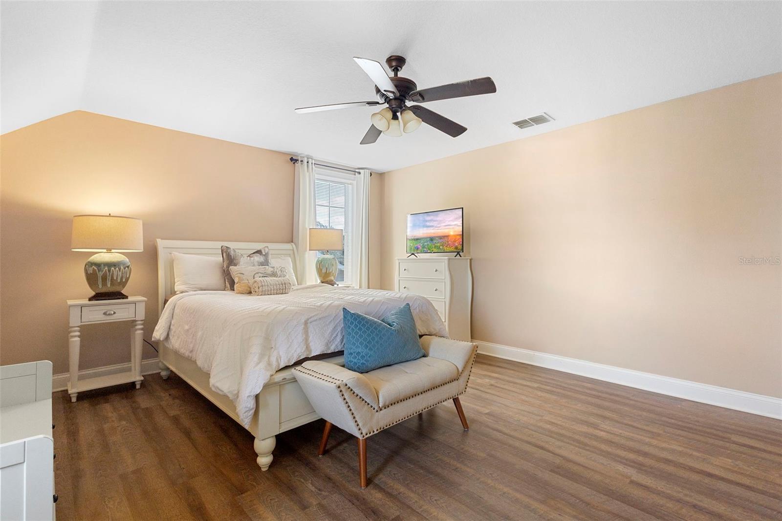 HAMMOCK POINTE - Residential