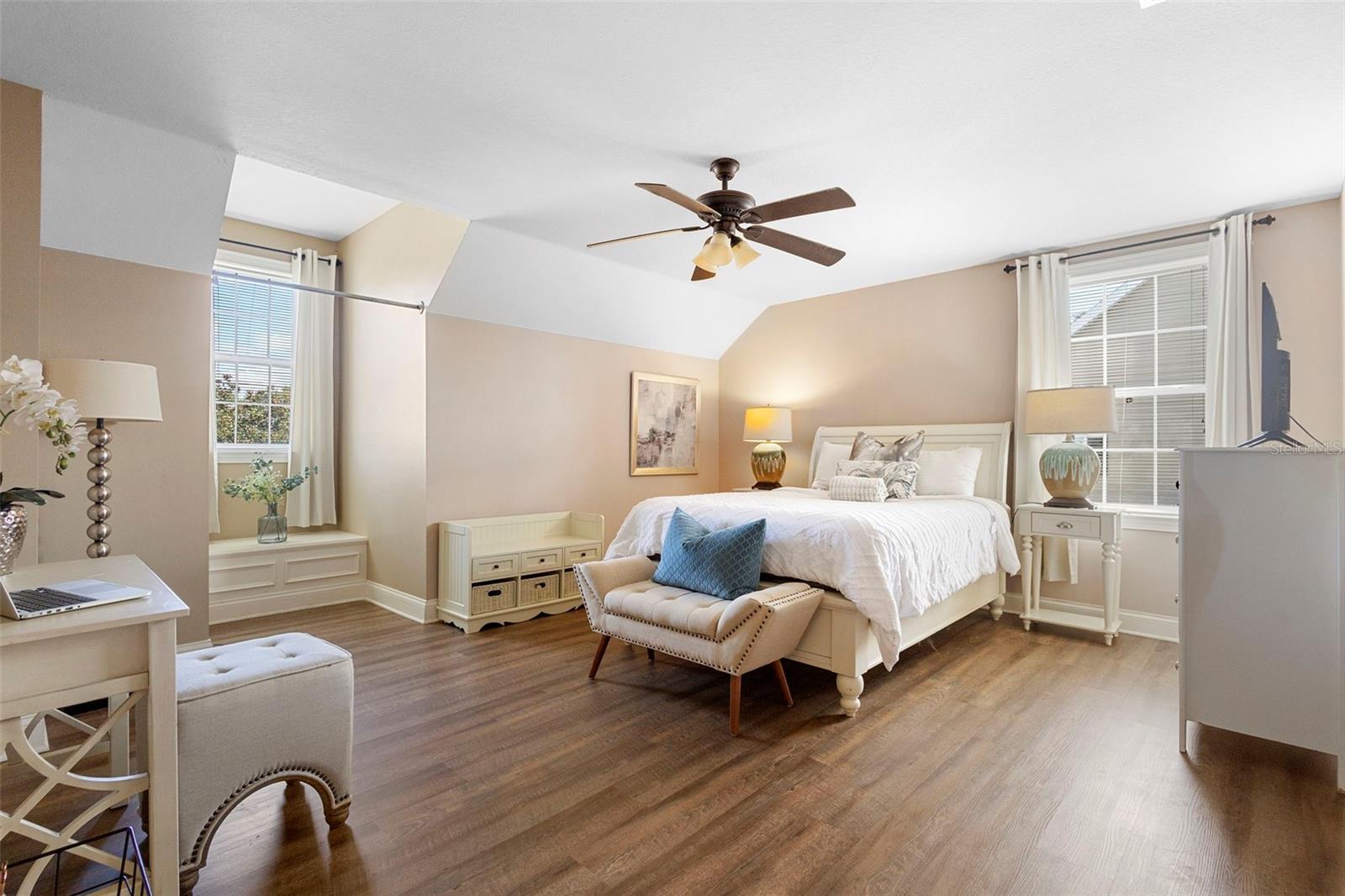 HAMMOCK POINTE - Residential