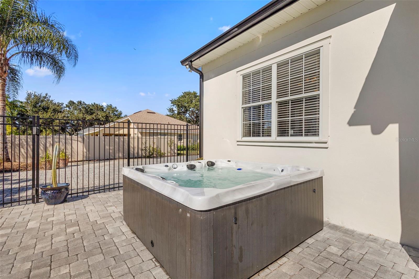 HAMMOCK POINTE - Residential