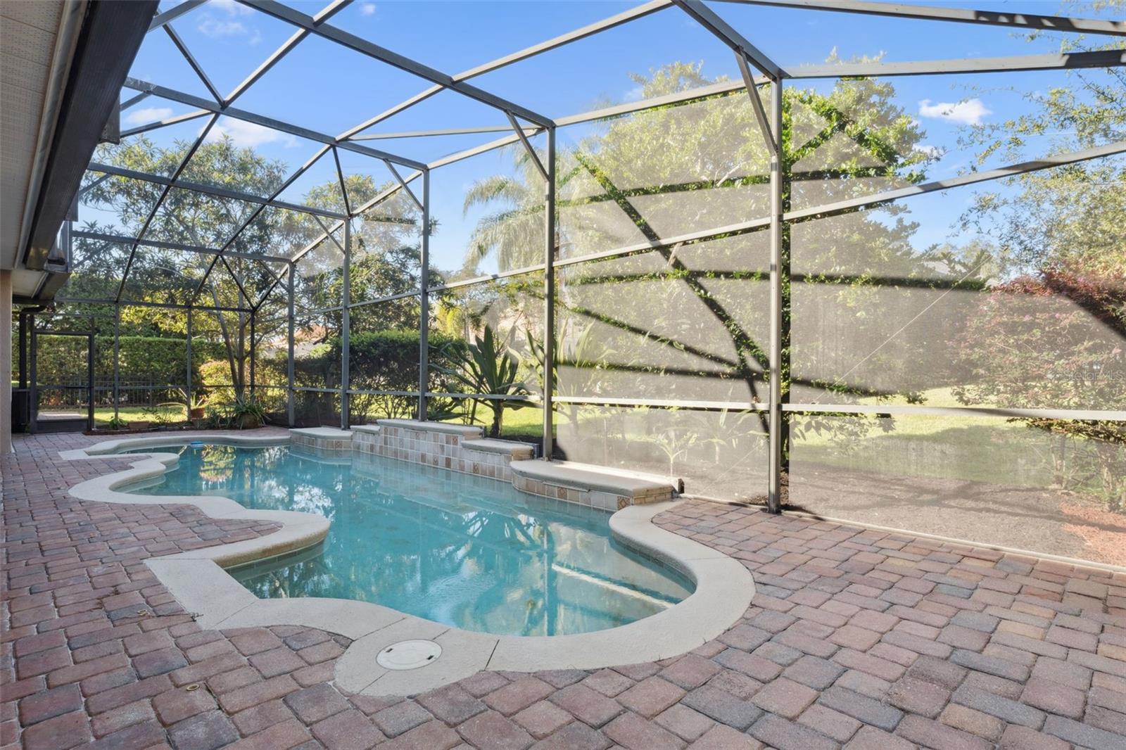 8824 ELLIOTTS COURT