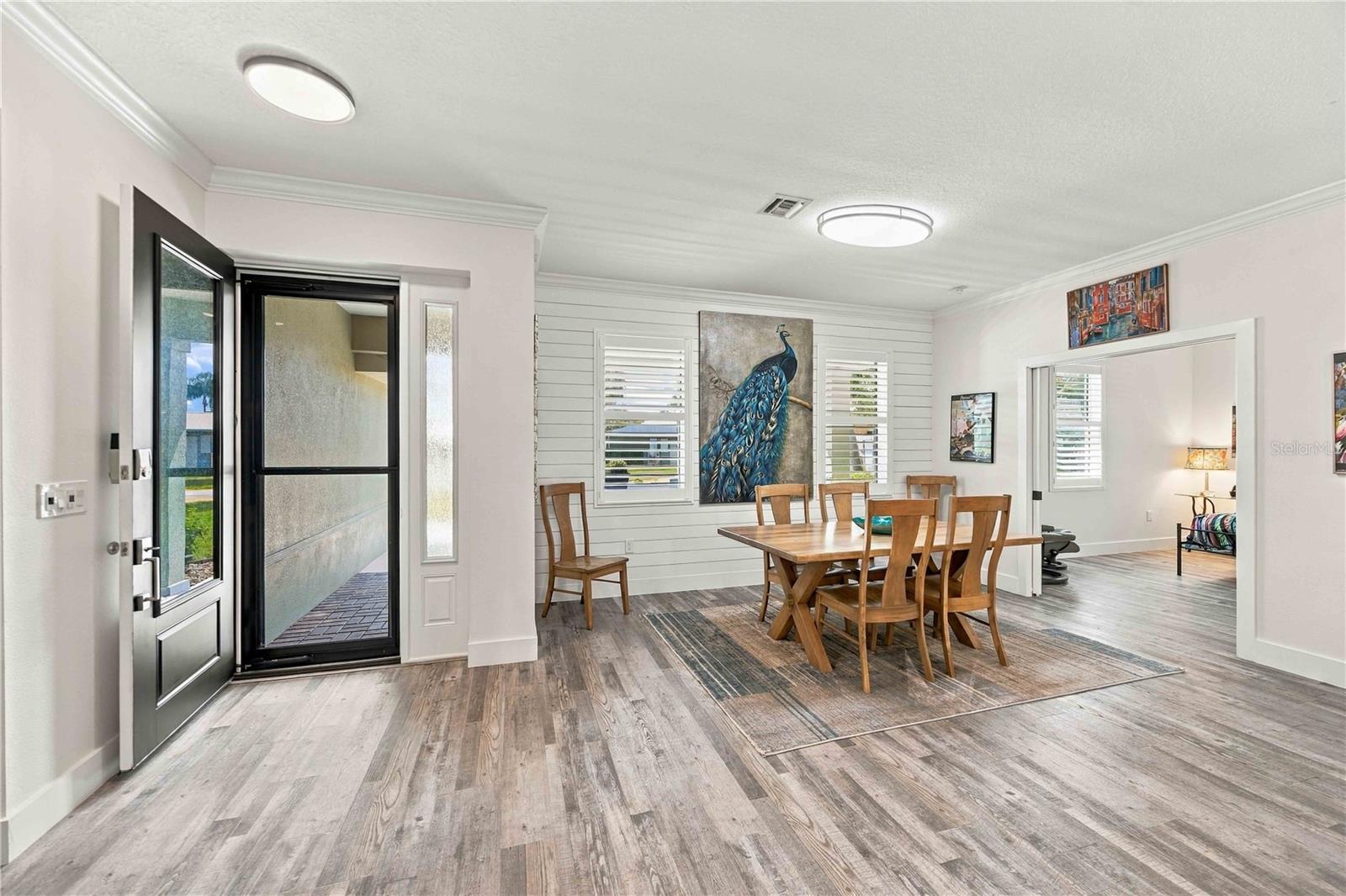 432 W GATE DRIVE