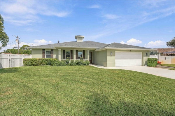 432 W GATE DR, VENICE, FL 34285 - Image 09e2fb424eab325d77fc2fbe2878e971/2113583422