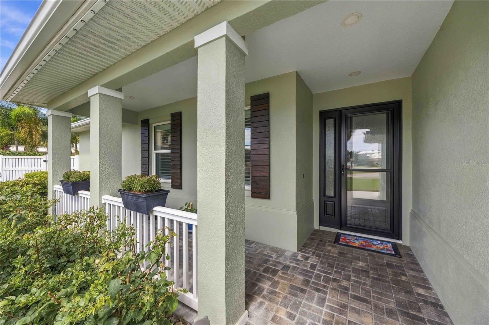 432 W GATE DRIVE