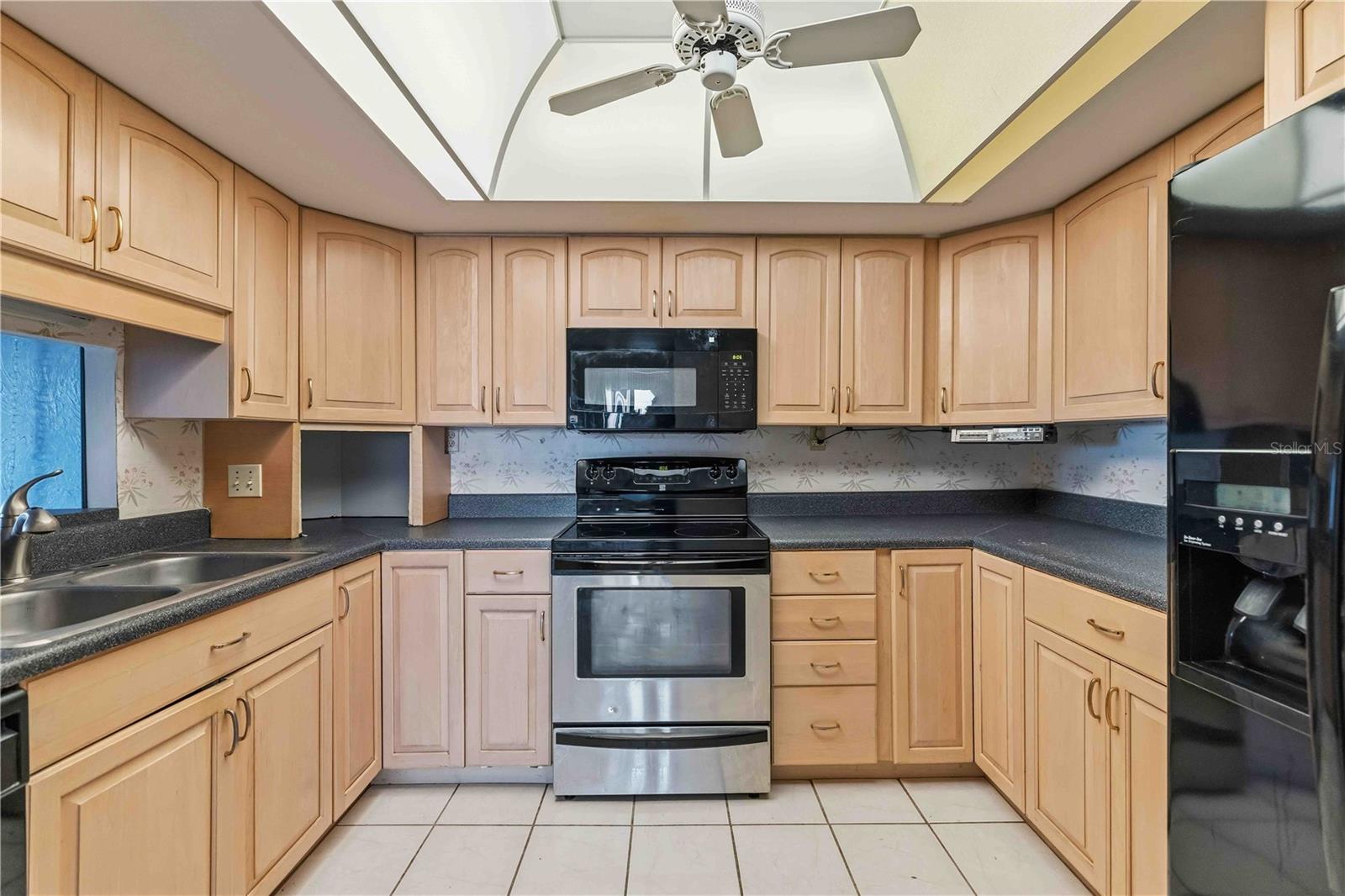 1055 W PEPPERTREE DRIVE 505AA