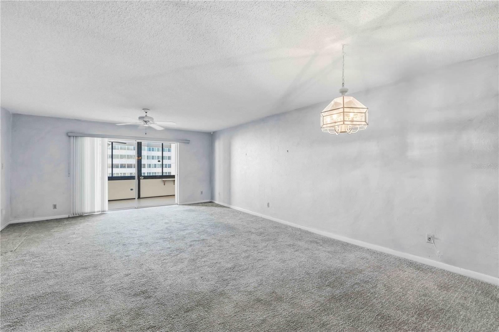 1055 W PEPPERTREE DRIVE 505AA