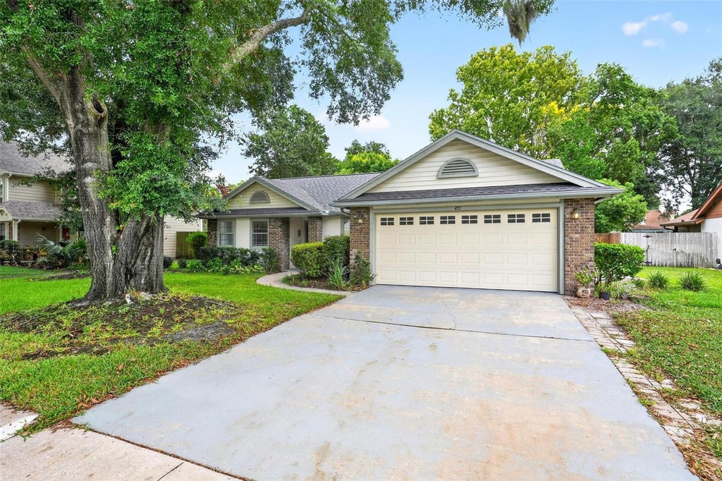 Photo of 477 Autumn Oaks Place, Lake Mary, FL 32746 (MLS # G5118198)