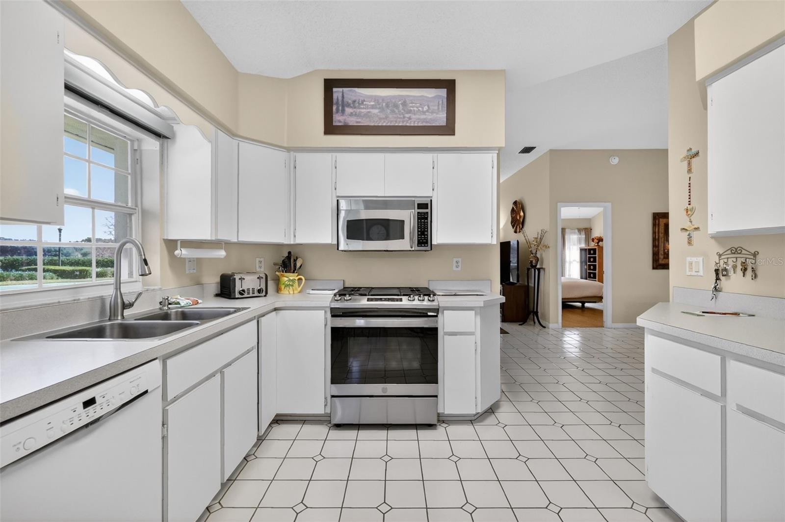 ROYAL HIGHLANDS PH 01 TR B LESS PT LYING W FOL - Residential