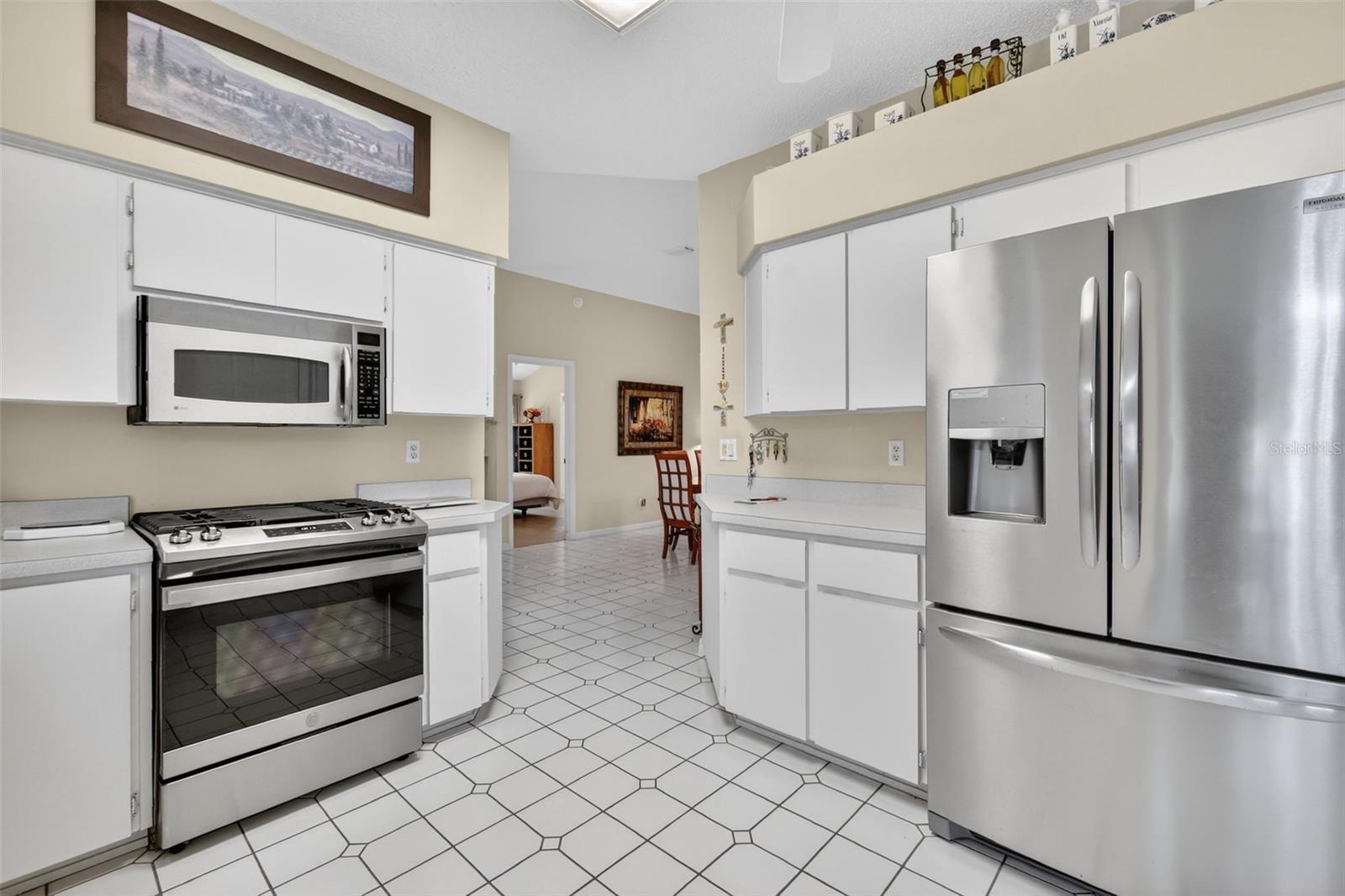 ROYAL HIGHLANDS PH 01 TR B LESS PT LYING W FOL - Residential