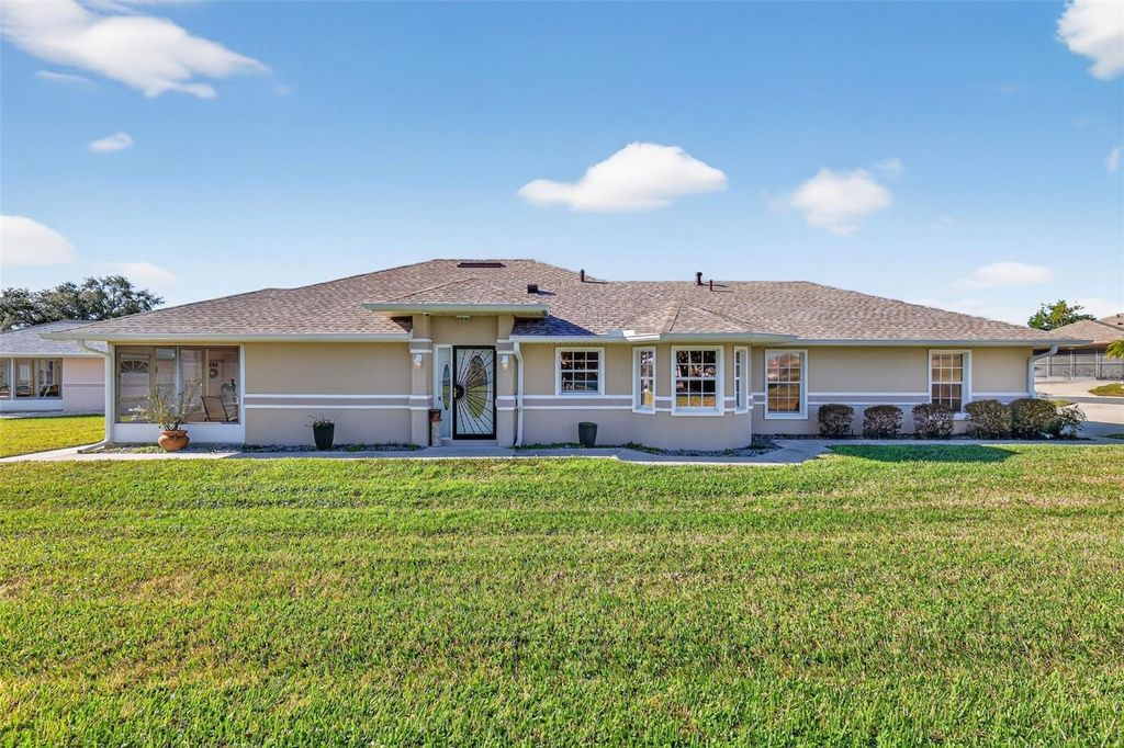 Photo of 21618 Queen Elizabeth Court, Leesburg, FL 34748 (MLS # G5108523)