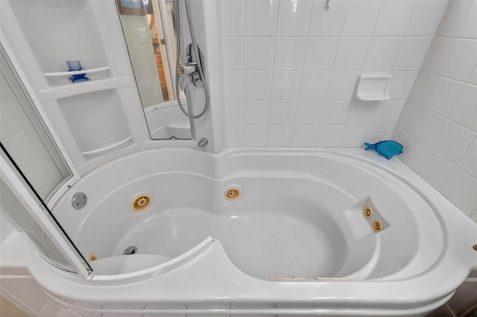 ROYAL HIGHLANDS PH 01 TR B LESS PT LYING W FOL - Residential