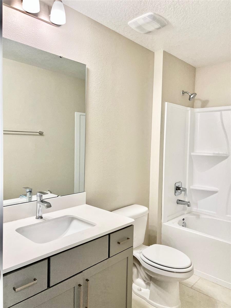 TOWNHOMES AT RIVERS EDGE - Residential Lease