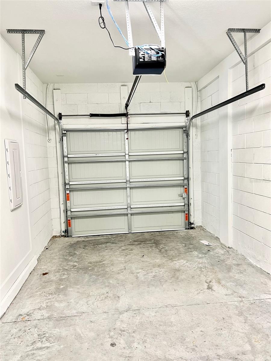 TOWNHOMES AT RIVERS EDGE - Residential Lease