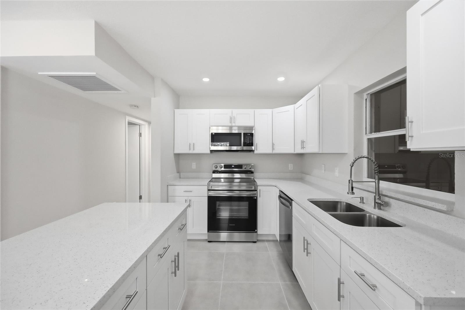 EVANS VILLAGE - Residential