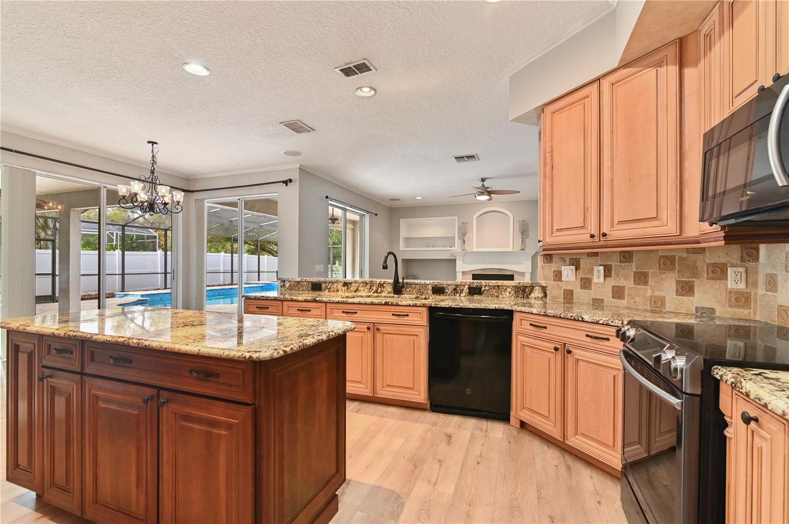 ROCK SPRINGS RIDGE PH 01 - Residential