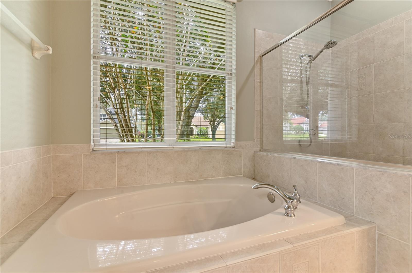 ROCK SPRINGS RIDGE PH 01 - Residential