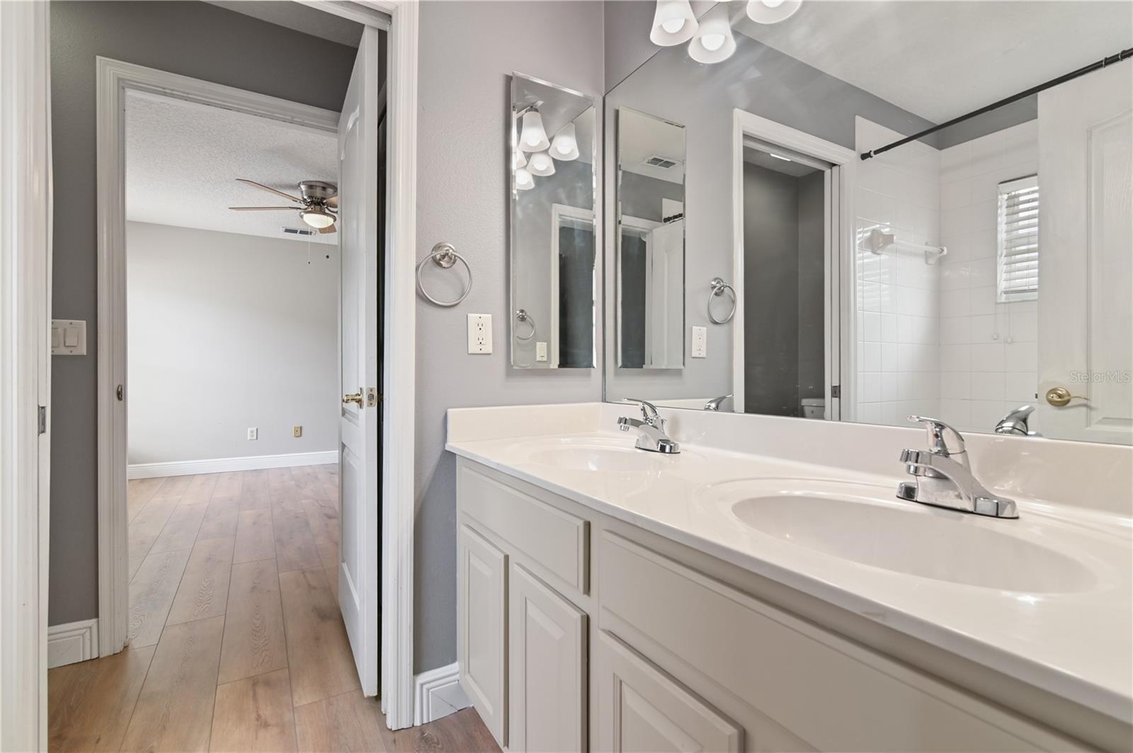 ROCK SPRINGS RIDGE PH 01 - Residential