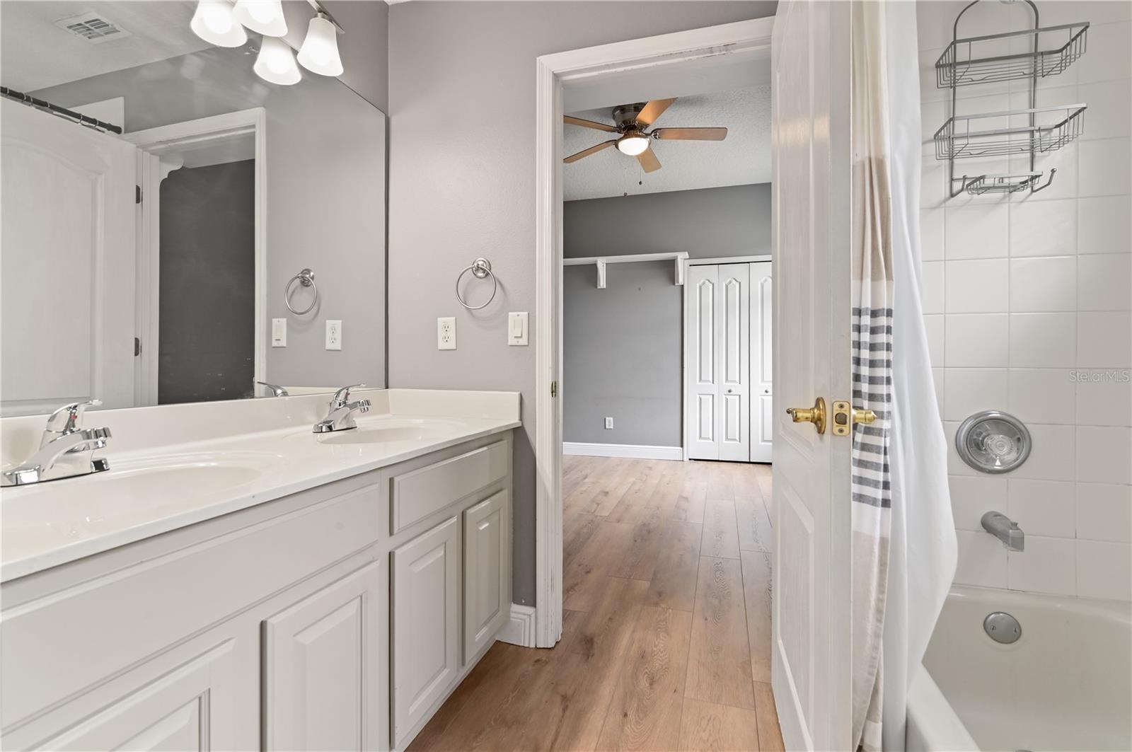 ROCK SPRINGS RIDGE PH 01 - Residential