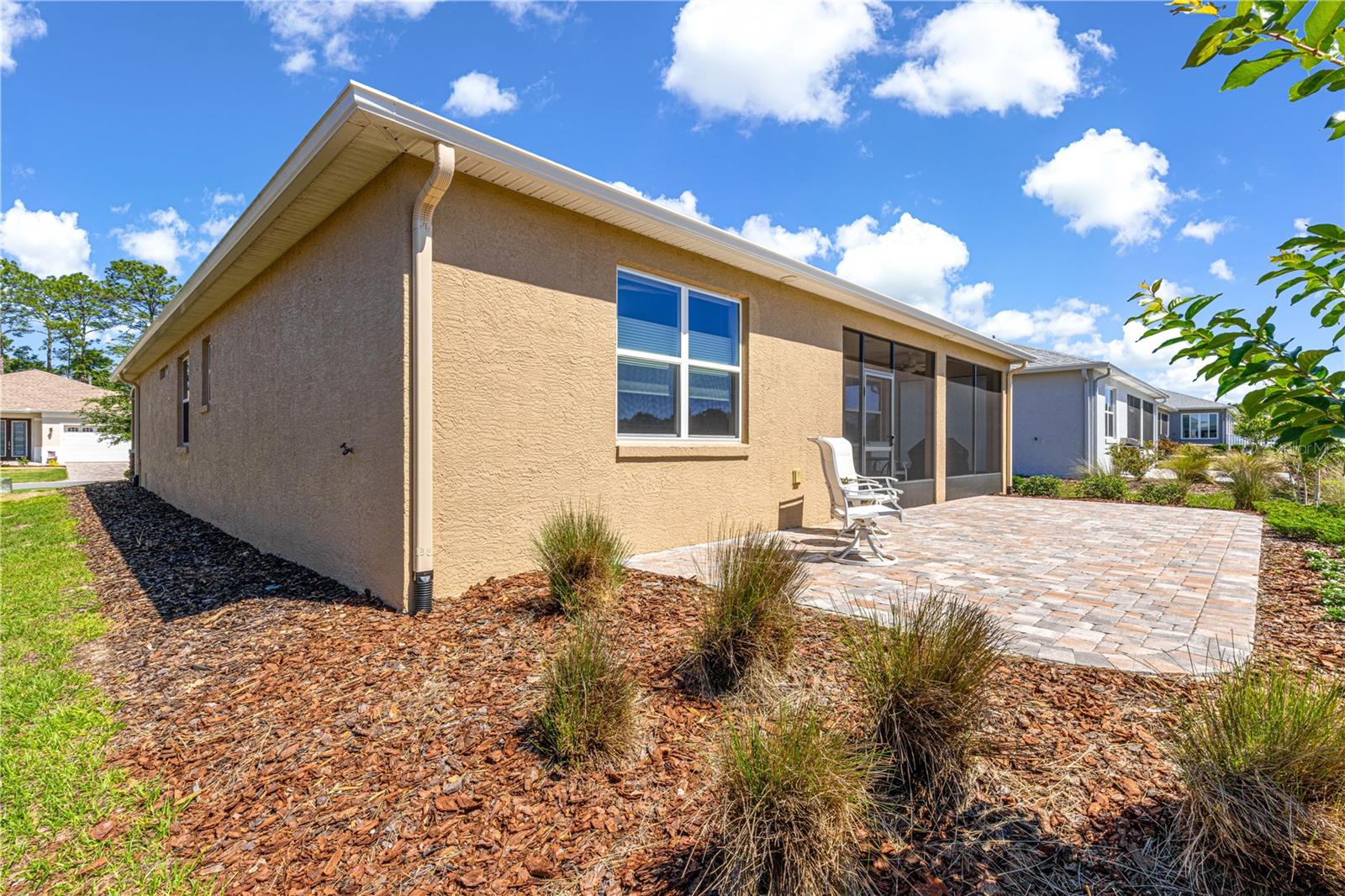 ON TOP OF THE WORLD - Residential