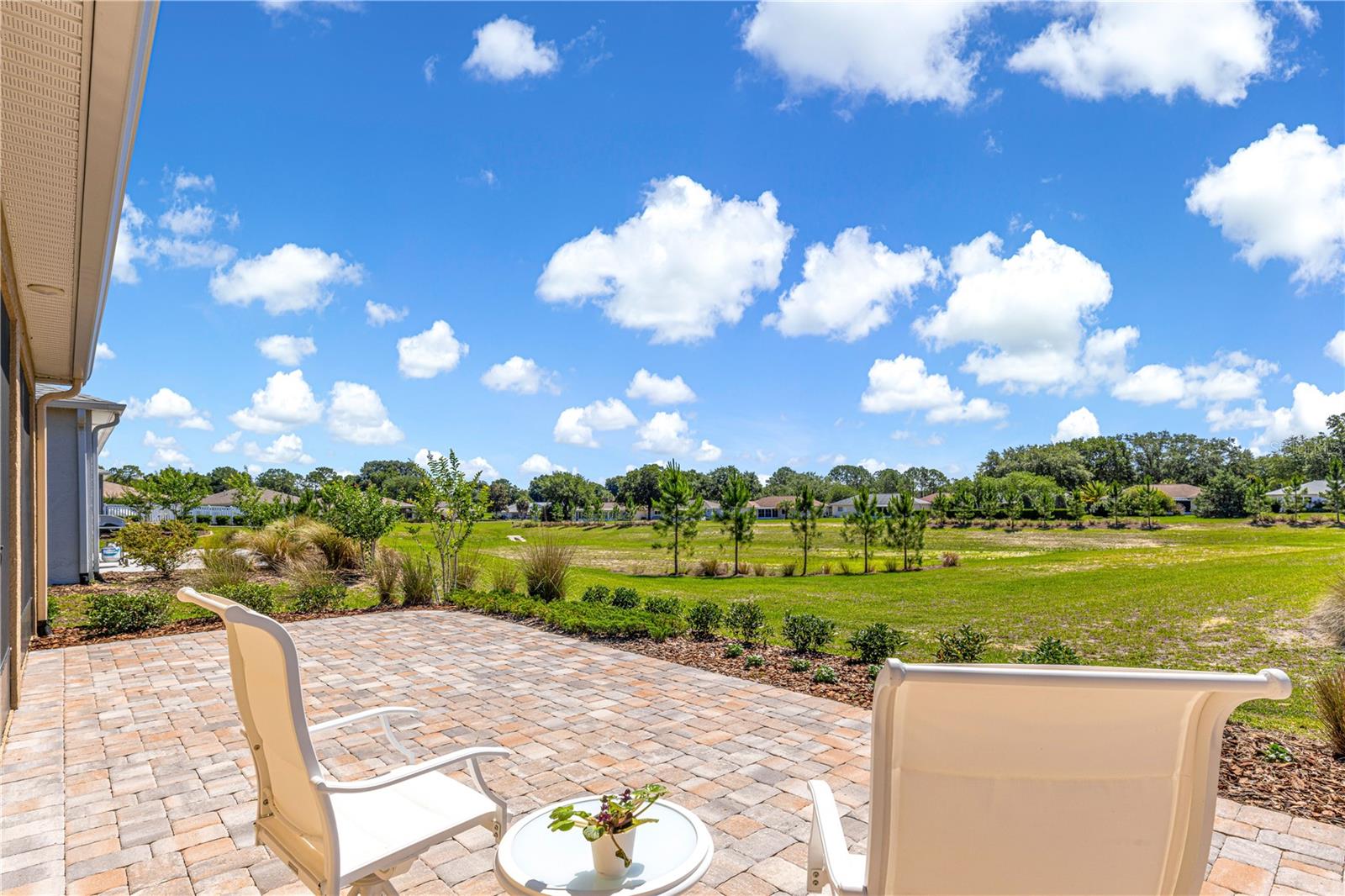ON TOP OF THE WORLD - Residential