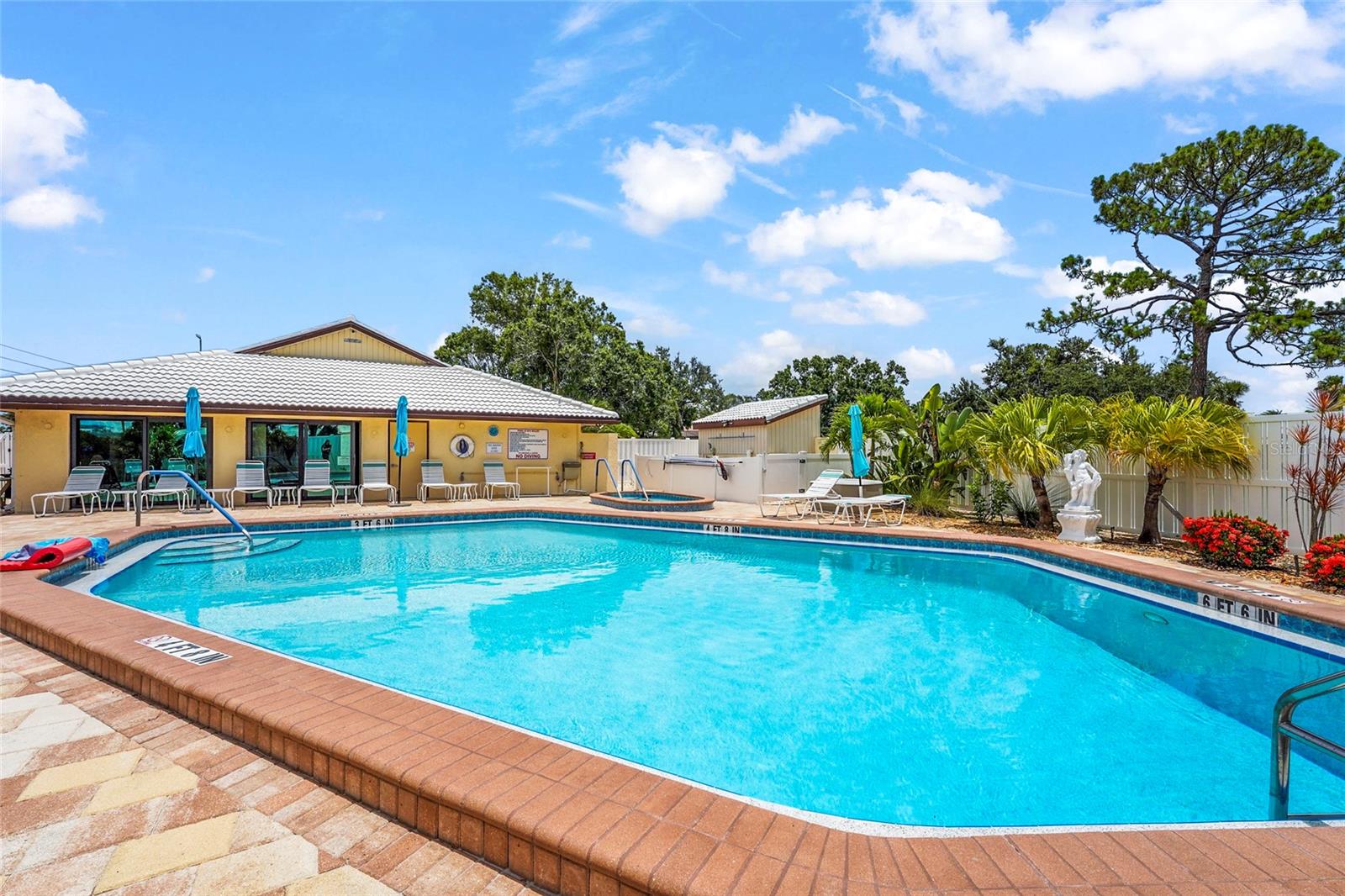 HOURGLASS LAKES PH 3 - Residential