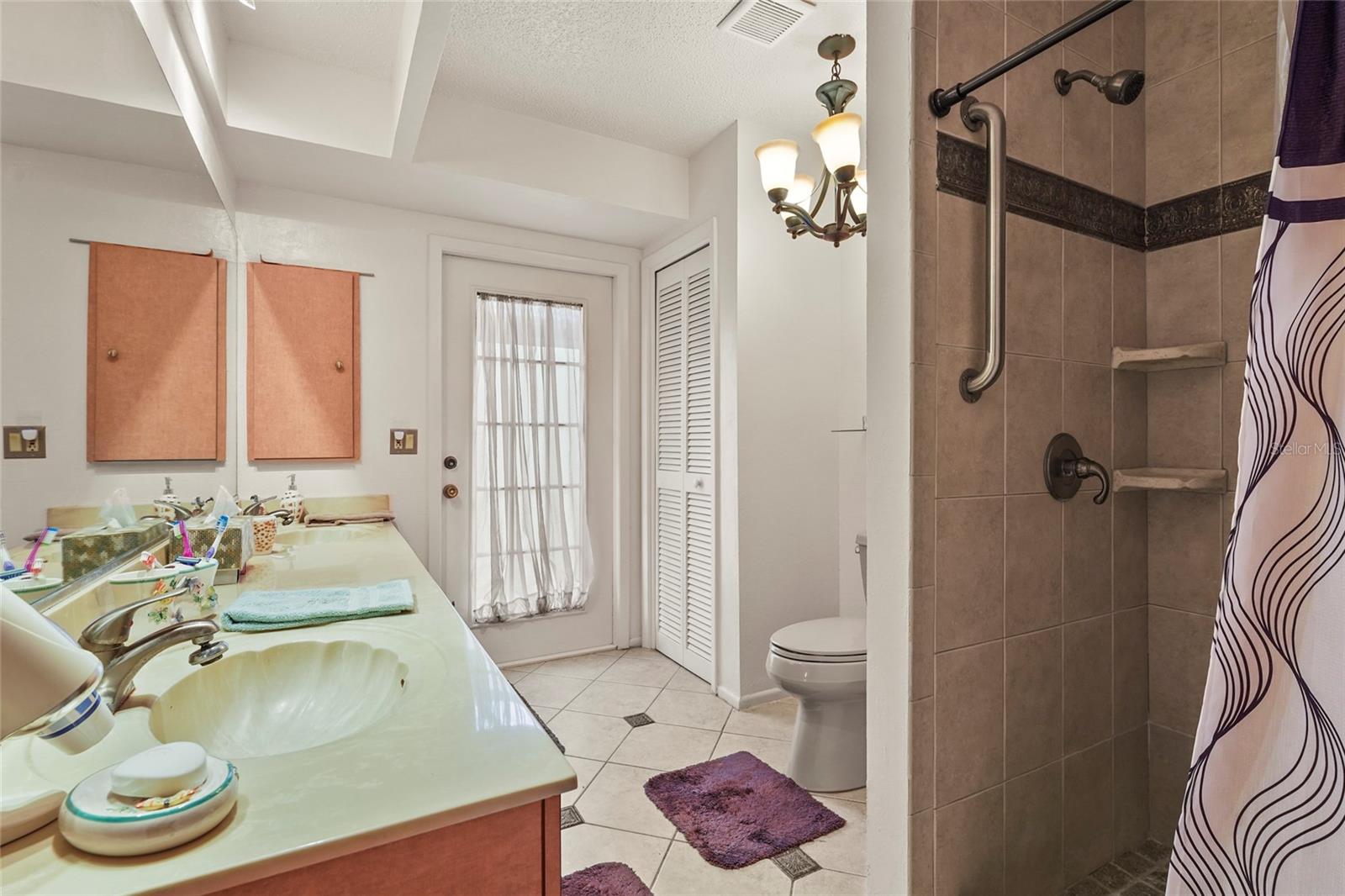 HOURGLASS LAKES PH 3 - Residential