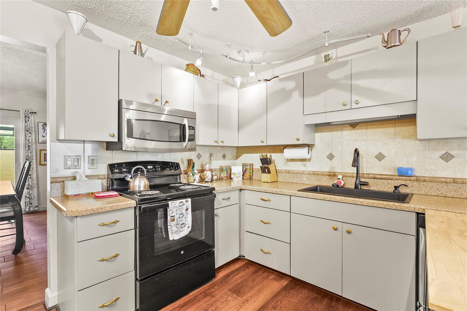 20 IDLE SANDS DRIVE