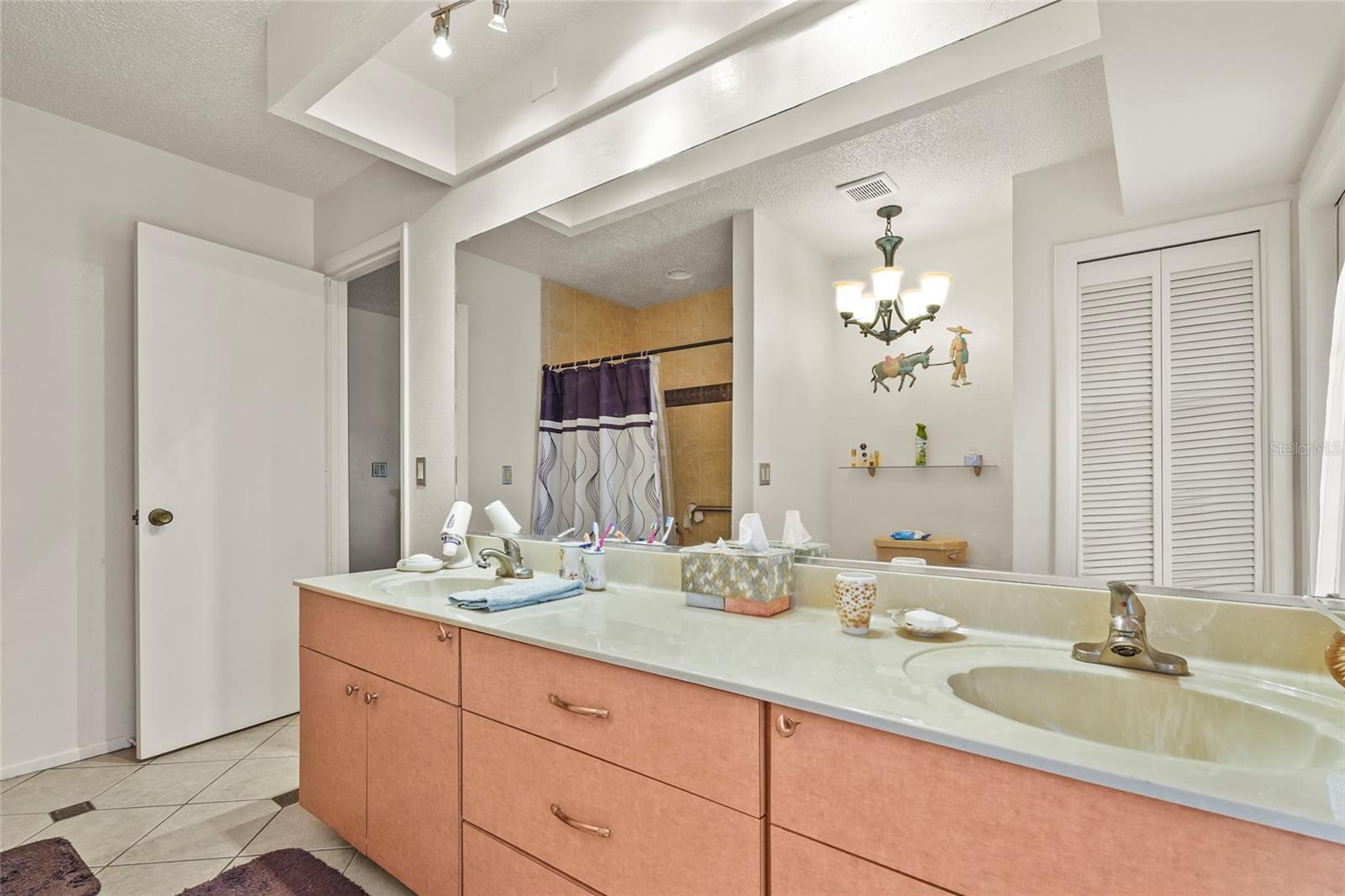 HOURGLASS LAKES PH 3 - Residential