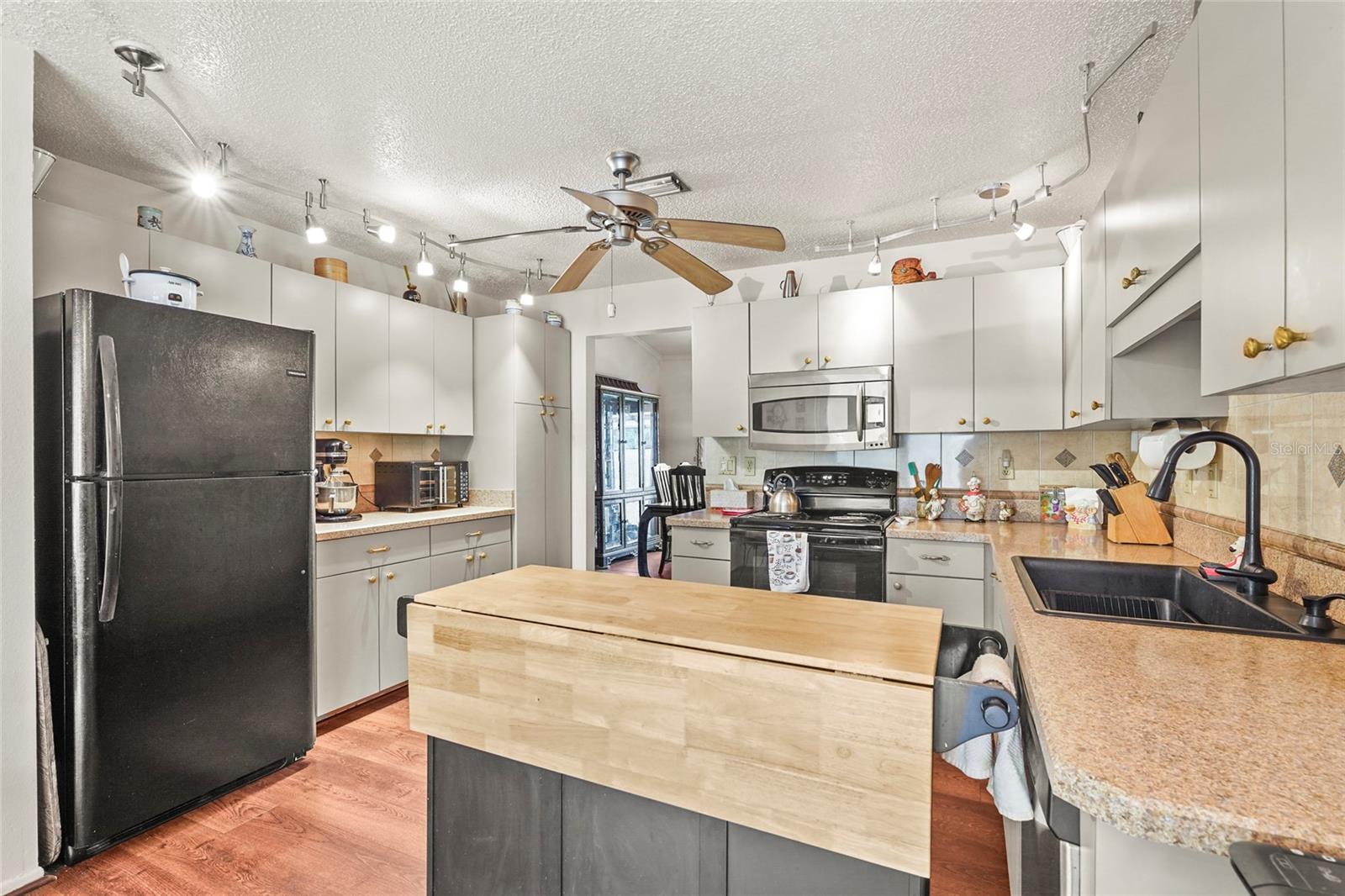 HOURGLASS LAKES PH 3 - Residential