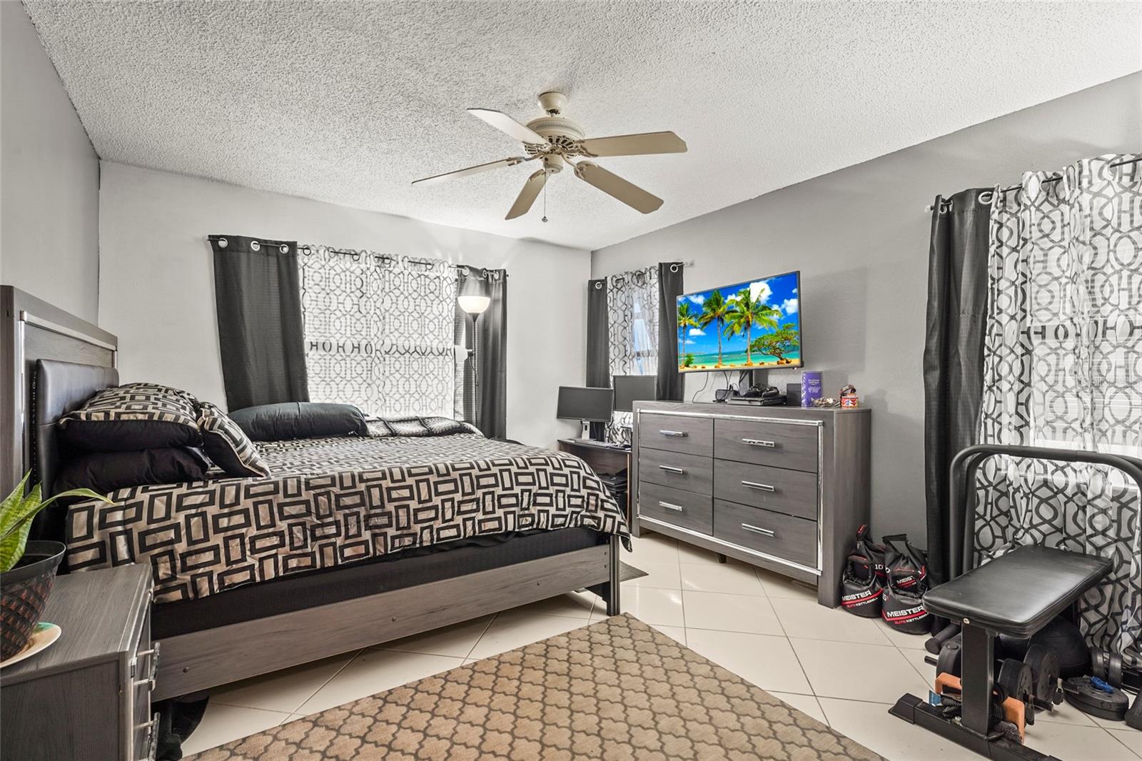 HOURGLASS LAKES PH 3 - Residential