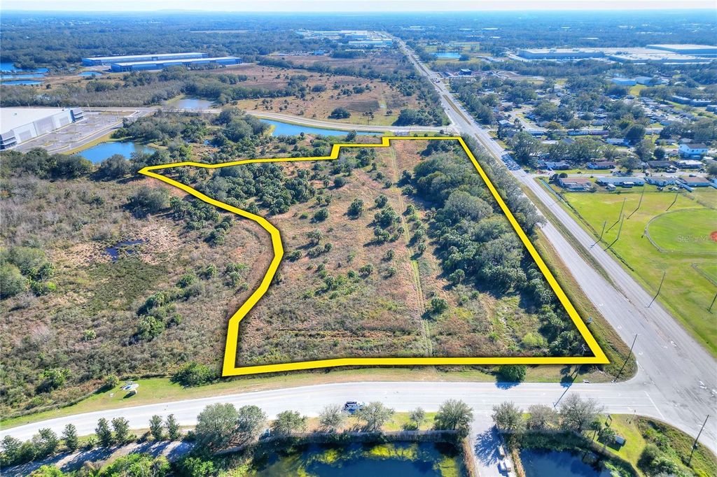 Photo of 674 Park Road, Plant City, FL 33566 (MLS # TB8352162)