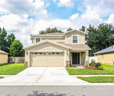 A home in LAKELAND