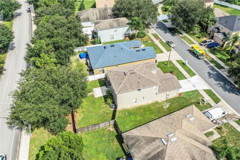 A home in LAKELAND