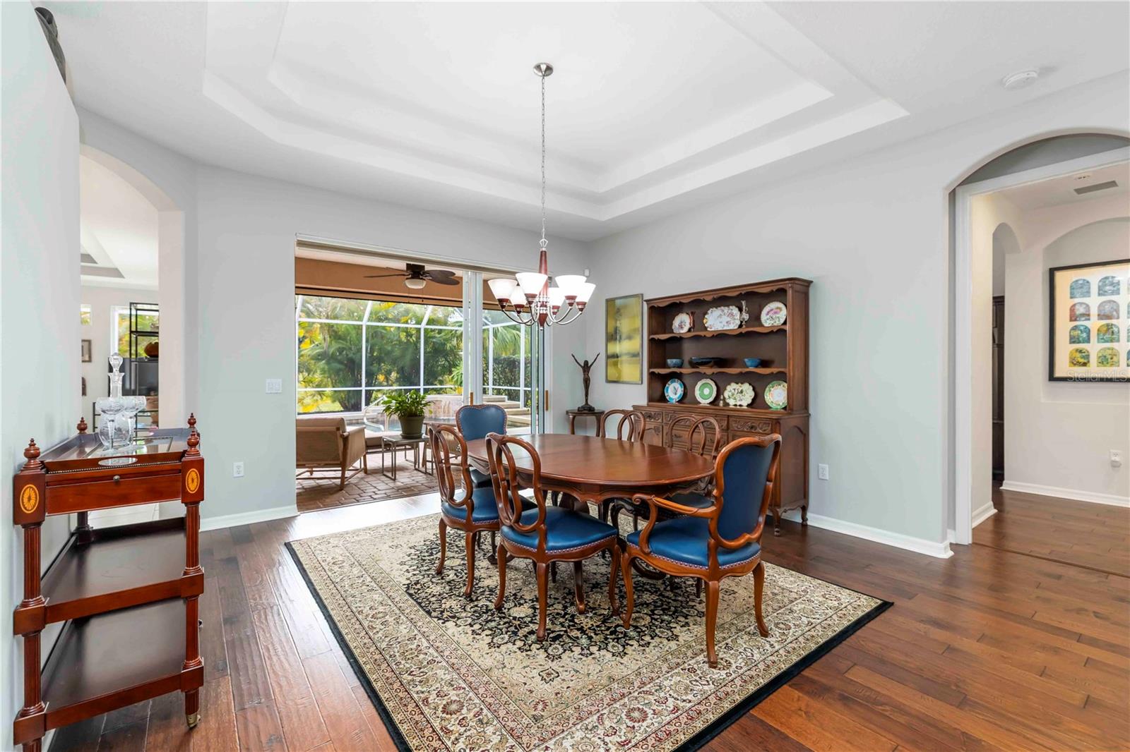 UNIVERSITY PLACE - Residential