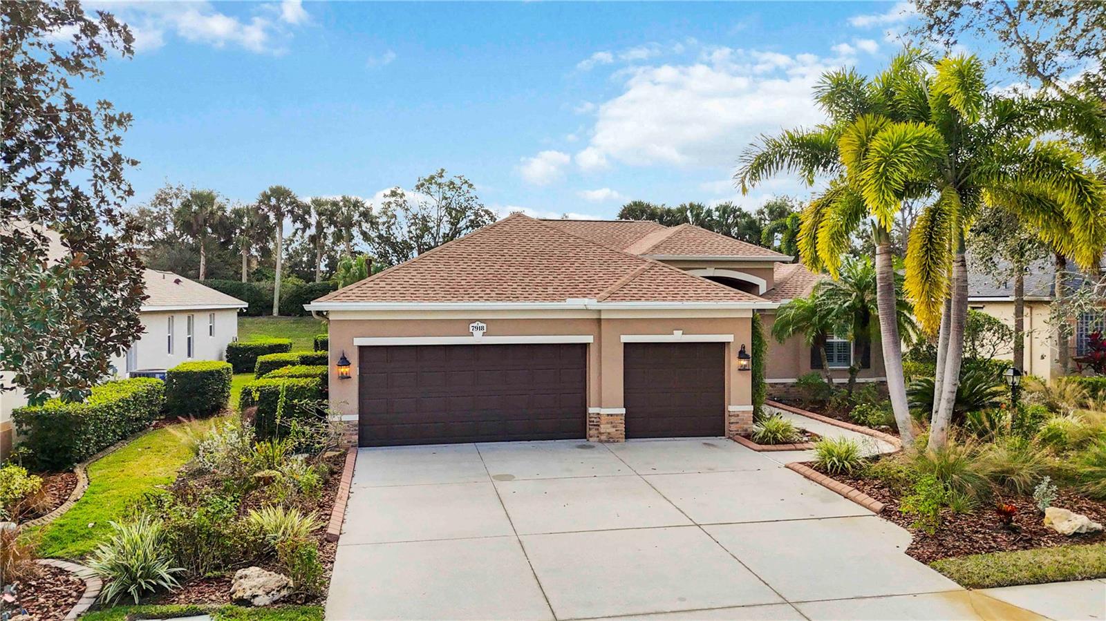 UNIVERSITY PLACE - Residential