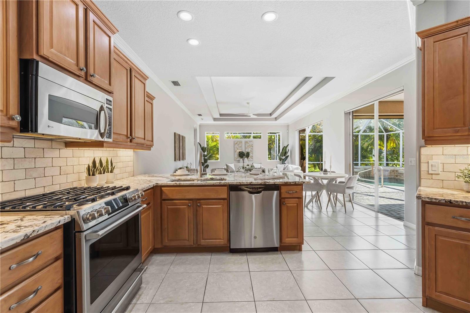 UNIVERSITY PLACE - Residential