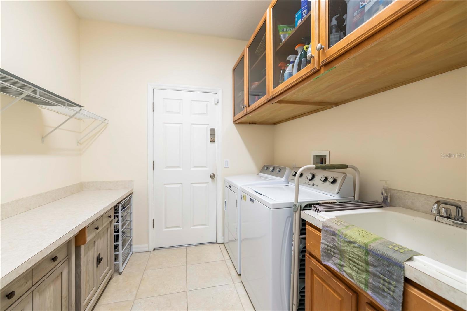 UNIVERSITY PLACE - Residential