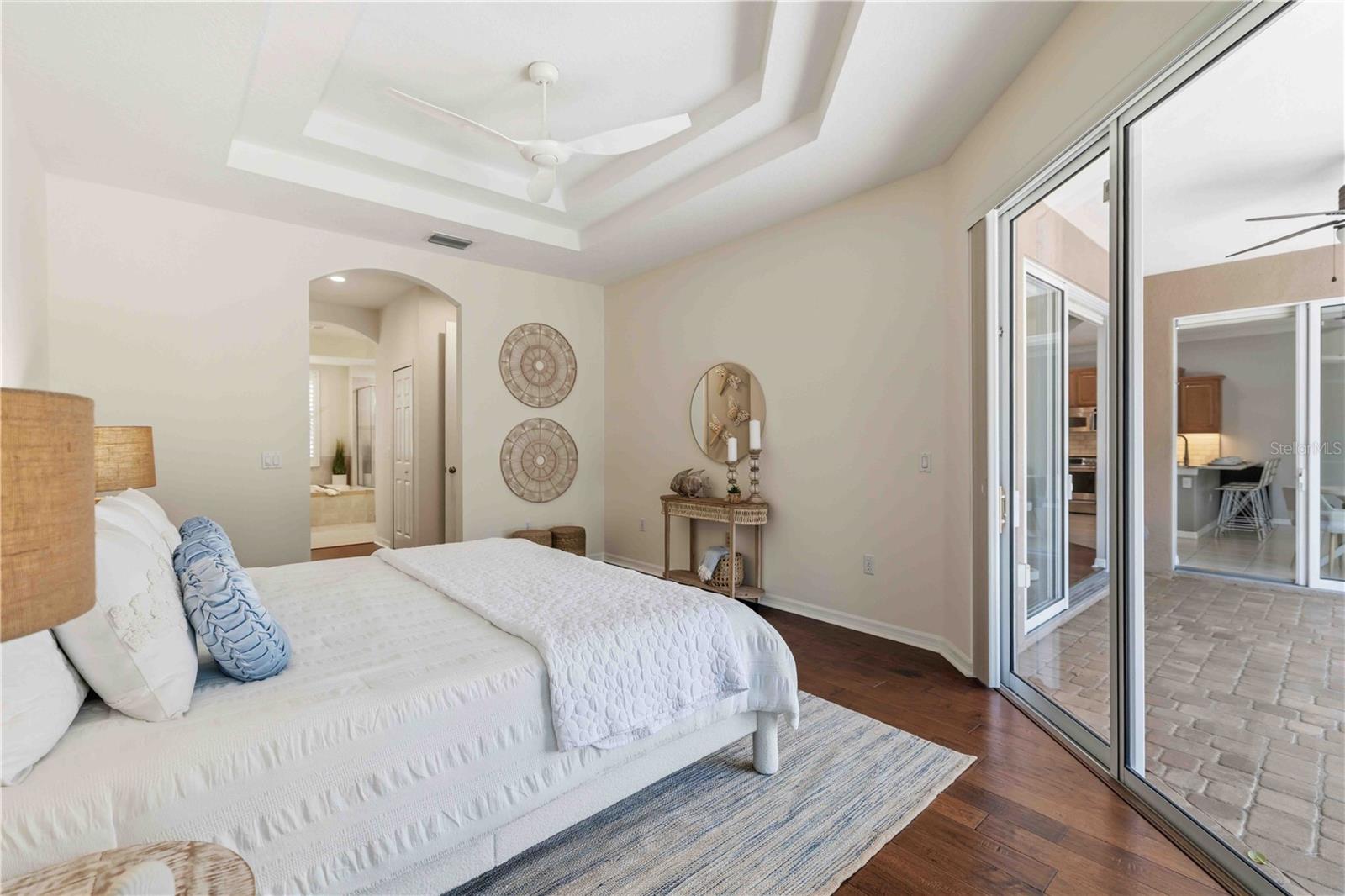 UNIVERSITY PLACE - Residential